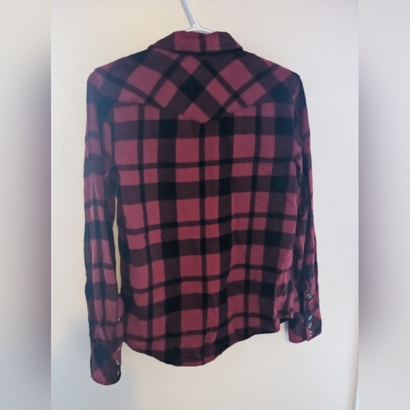 Aritzia TNA Pure Cotton Red & Black Flannel Plaid Shirt Button Down Size XS - Picture 6 of 6
